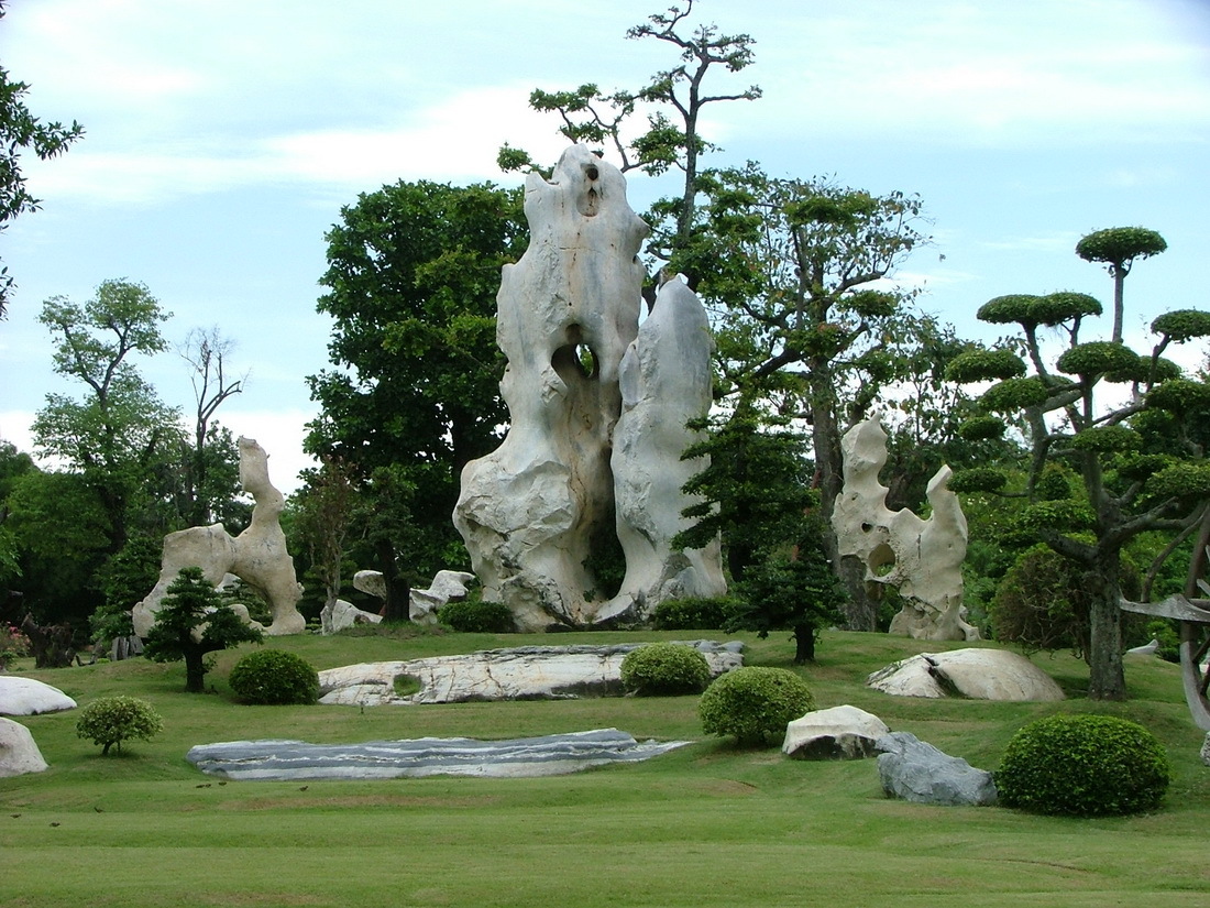 Stone park. Парк миллионолетних камней в Паттайе. Сад миллионолетних камней Паттайя. Тайланд сад миллионолетних камней. Паттайя парк миллионолетних камней и крокодиловая ферма.