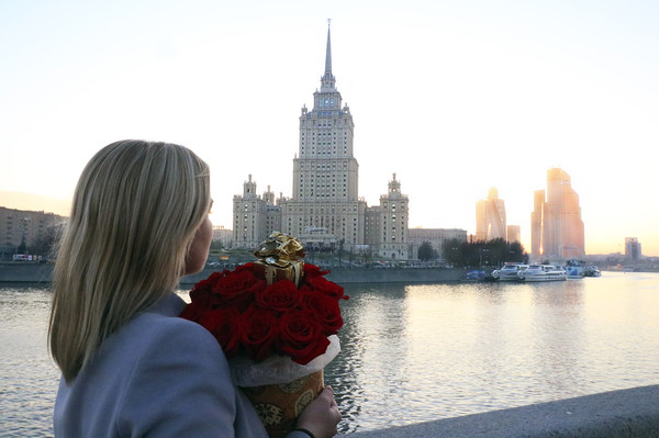 "Чтобы чувствовать себя любимой, женщине нужно постоянно получать знаки внимания." - Джон Грэй. Мужчины с Марса, женщины с Венеры