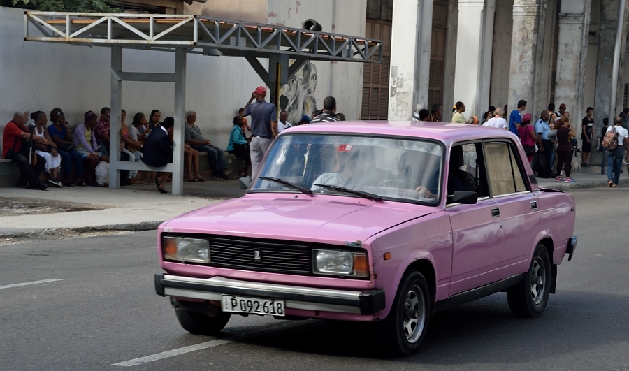 Розовая ваз. ВАЗ 2107 розовая. ВАЗ 2105 розовая. Lada 2105 Pink. ВАЗ 2105 на Кубе.